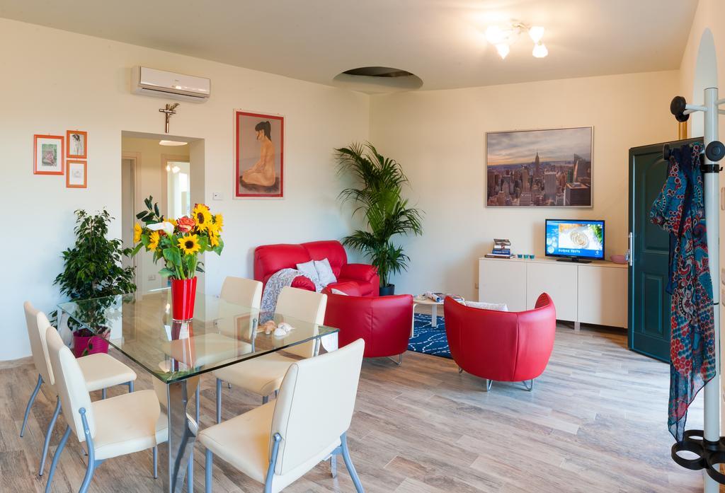 לוקה Agriturismo Casa Rosa חדר תמונה